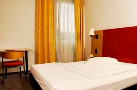 Intercity Hotel hotelkamer